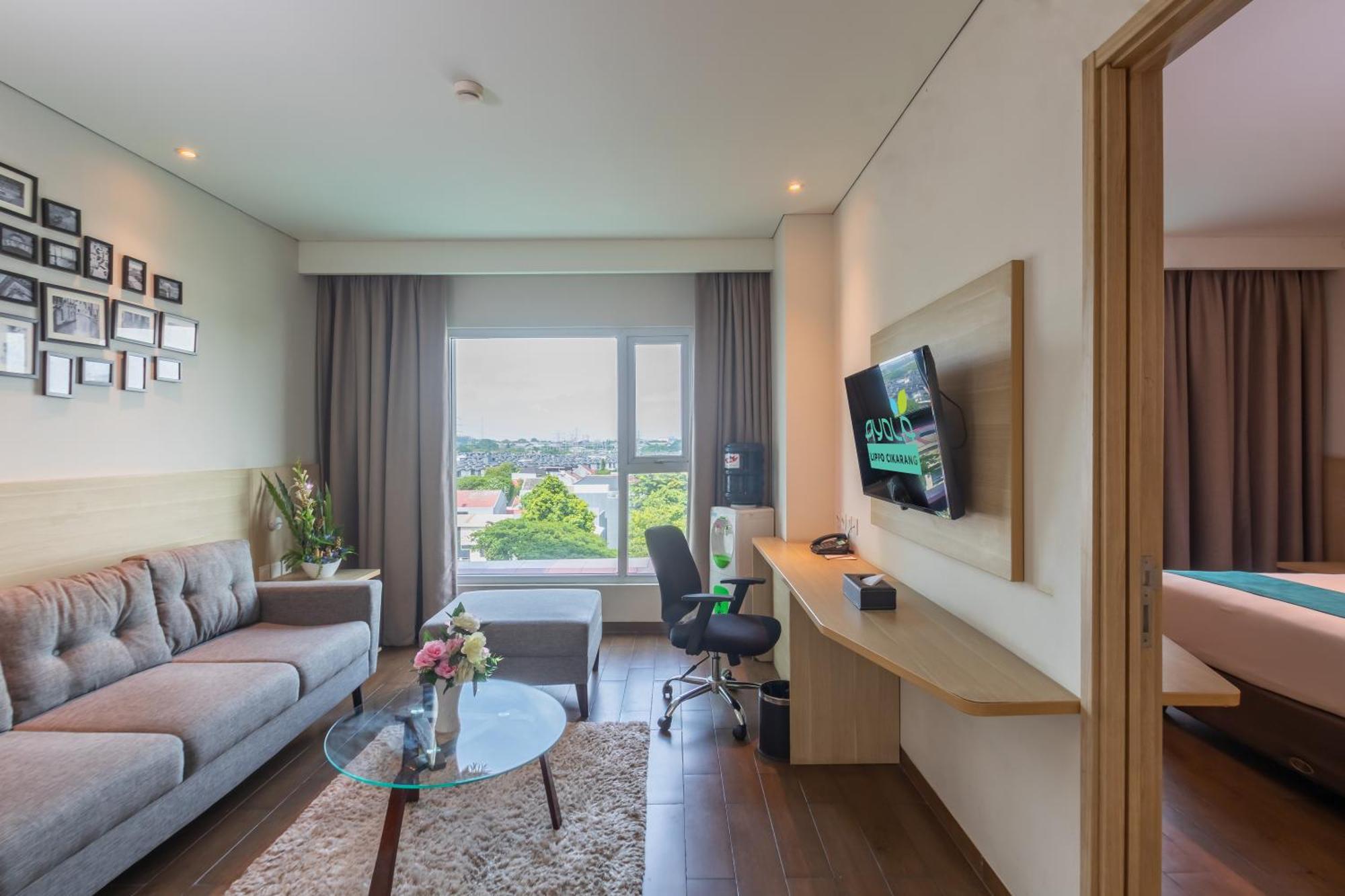 Hotel Ayola Lippo Чикаранг Екстериор снимка