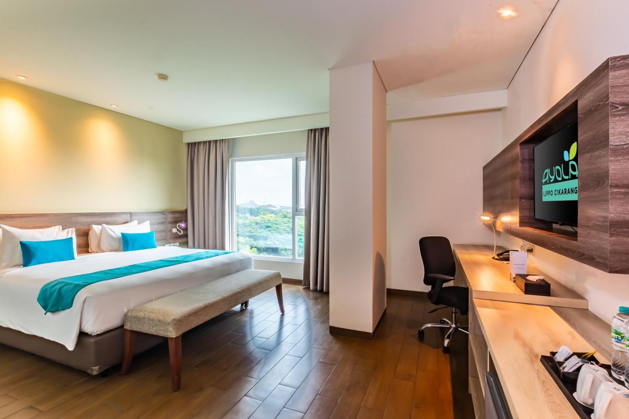 Hotel Ayola Lippo Чикаранг Екстериор снимка