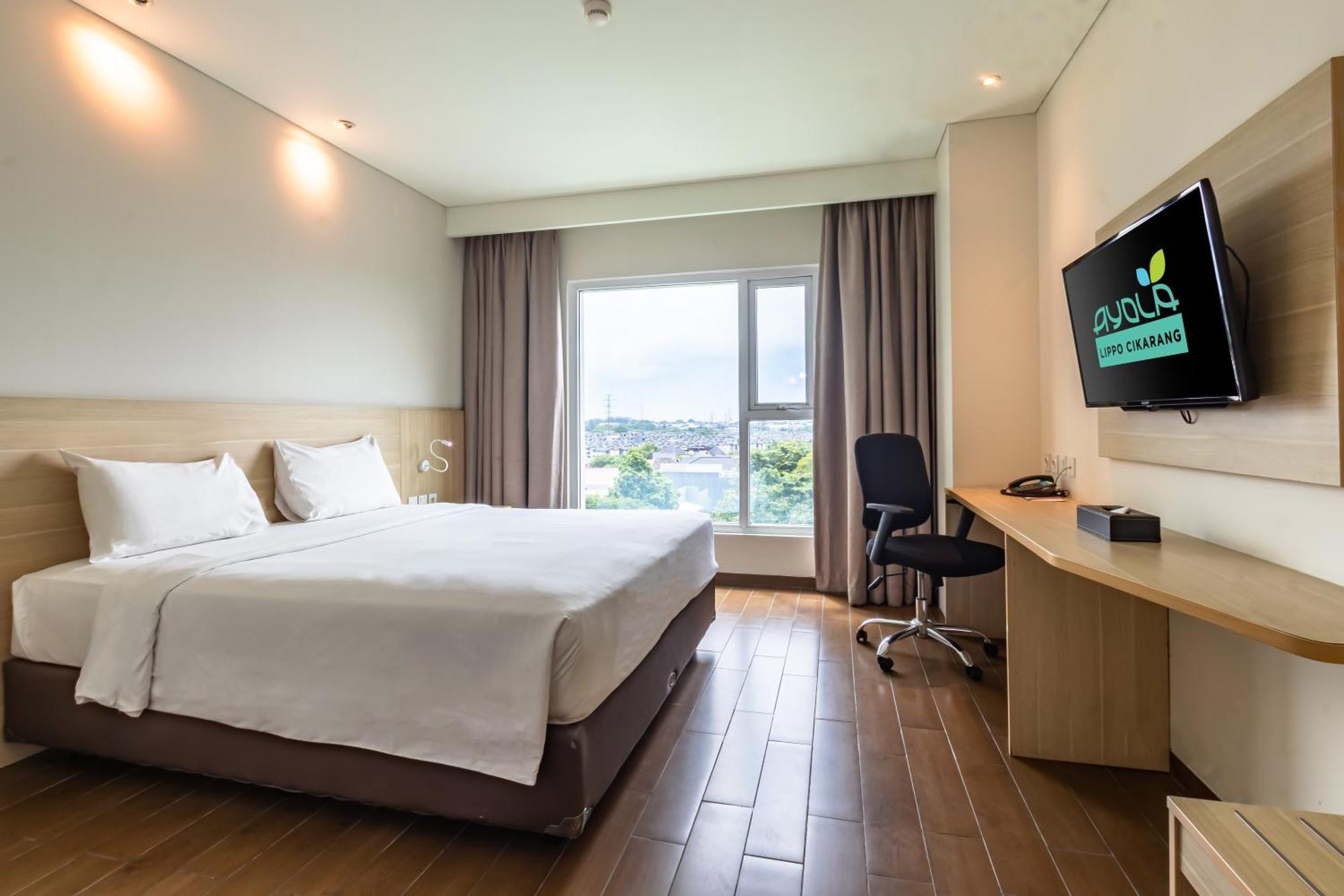 Hotel Ayola Lippo Чикаранг Екстериор снимка