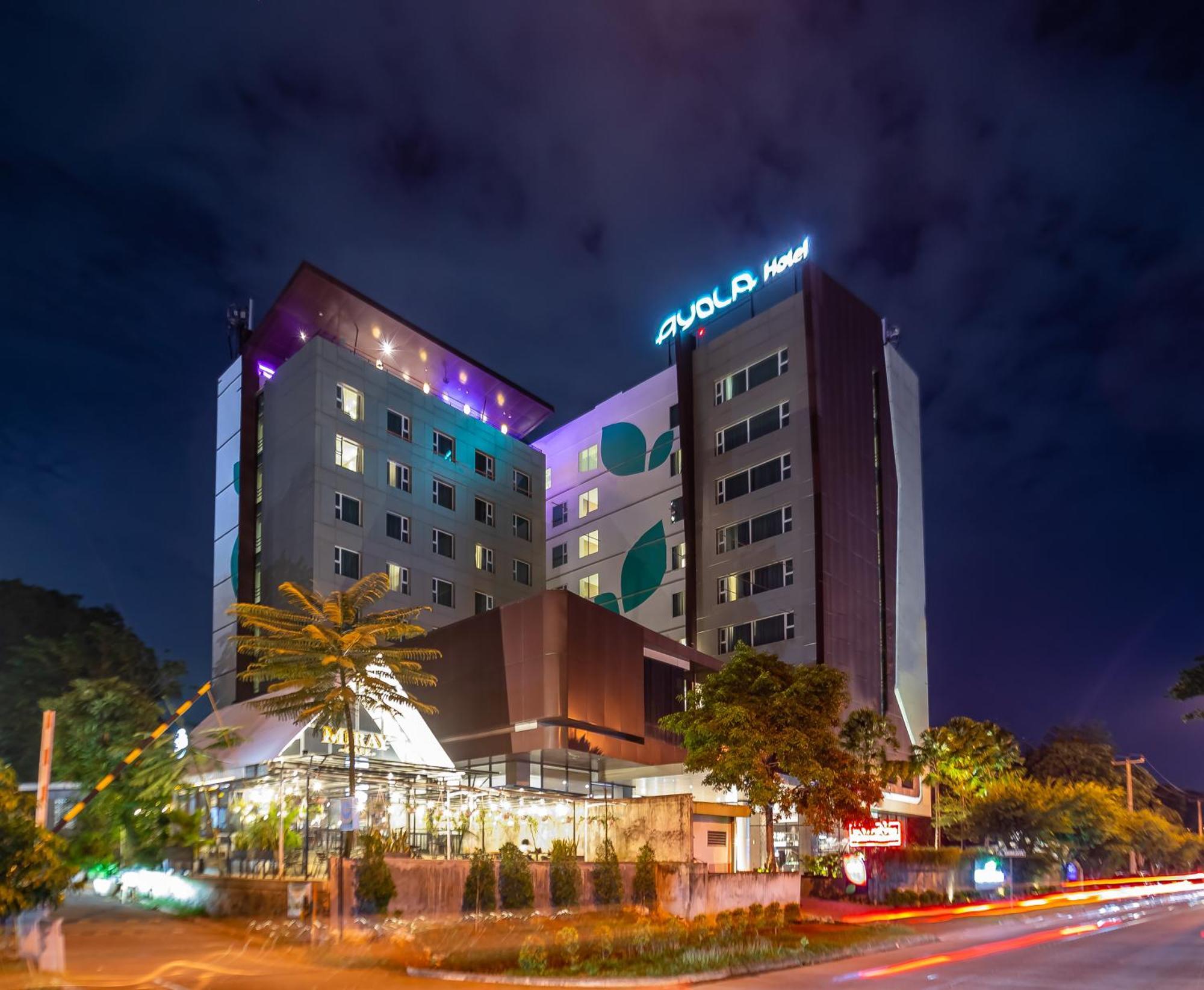 Hotel Ayola Lippo Чикаранг Екстериор снимка